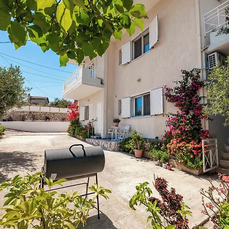Mariana Apartment