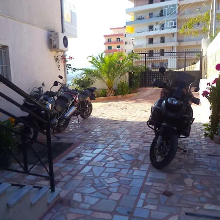 Mariana Apartment